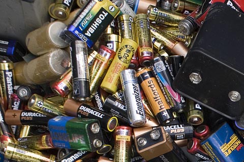 鹤岗电池回收费用-风帆旧电池回收